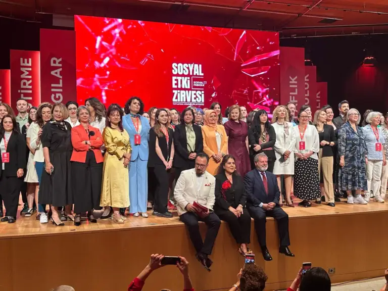 Sosyal Etki Zirvesi ikinci kez bir araya geldi: “Birlikte Değiştirebiliriz”